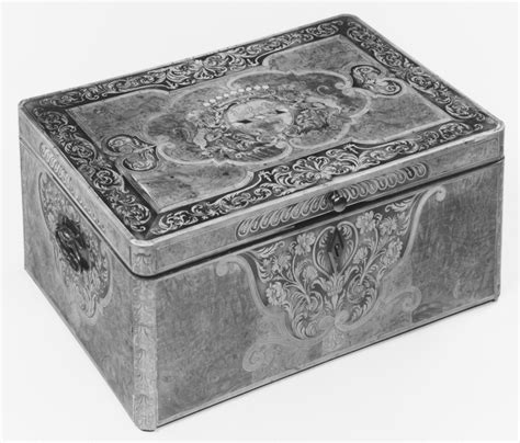 11th century french stamped metal box|Pierre HACHE .